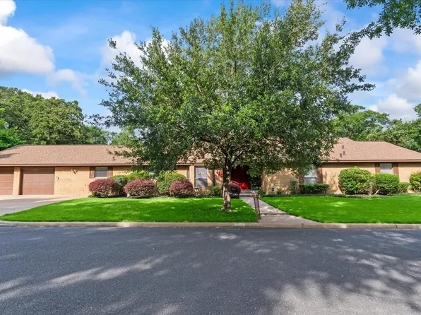 120 Hickory St, Huntsville, TX 77320