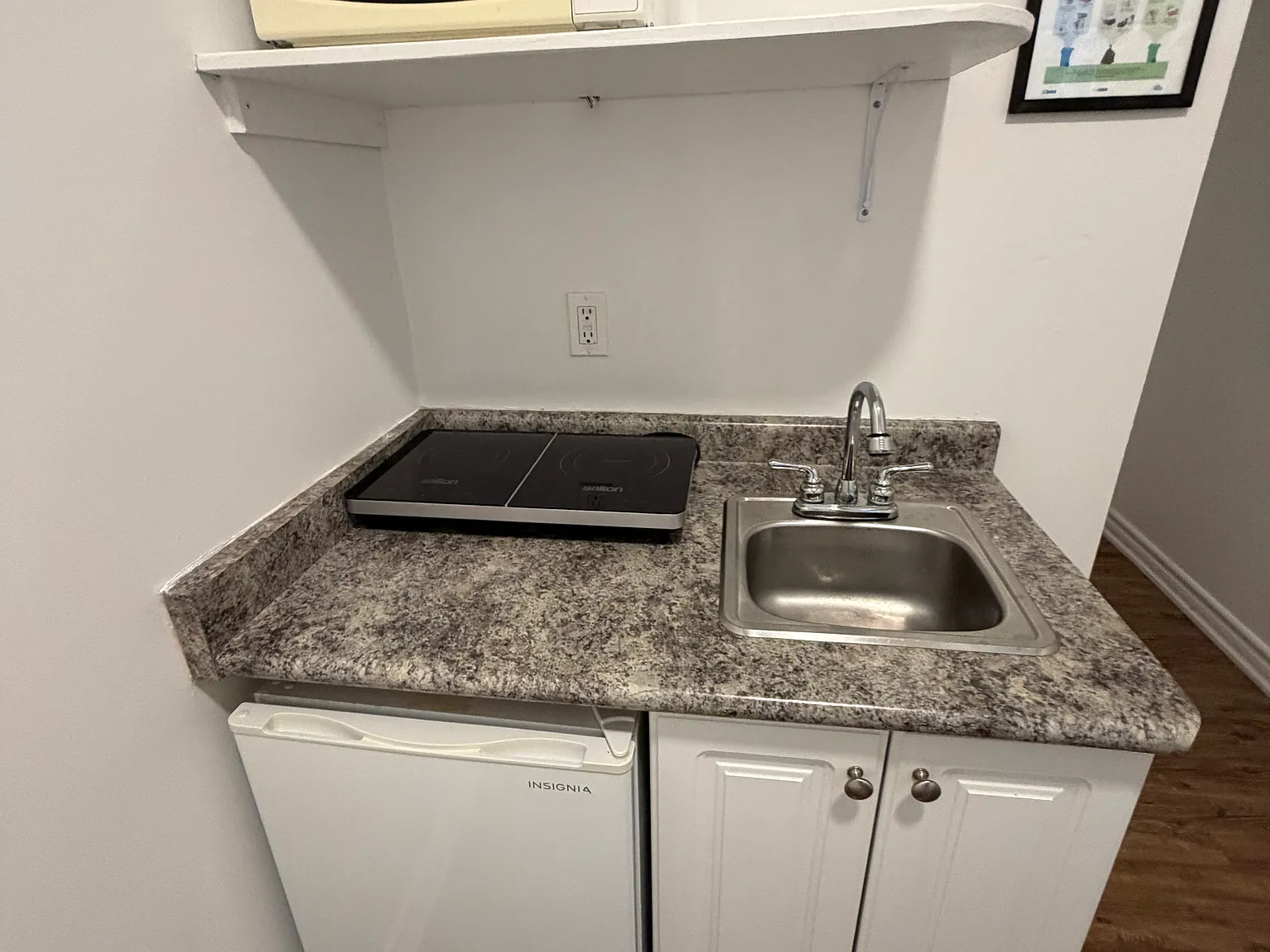 Studio, 200 sqft, $1,250 — Photo 4