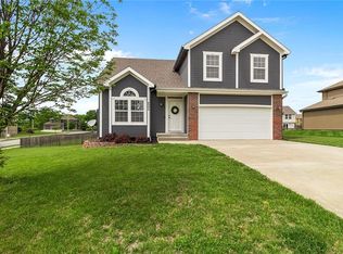 8002 NE 105th St, Kansas City, MO 64157