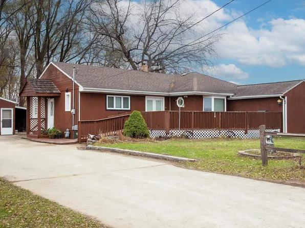 101 Roseland Dr, Waterloo, IA 50707