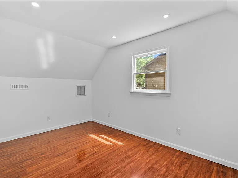 120 Arcaro Dr — Photo 15