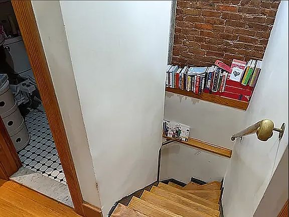 4th image of 598 6th St APT 1D