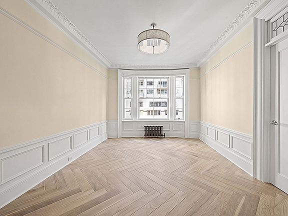 2nd image of 200 W 54th St APT 10K