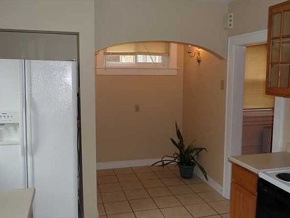5th image of 216-218 Altoona Pl