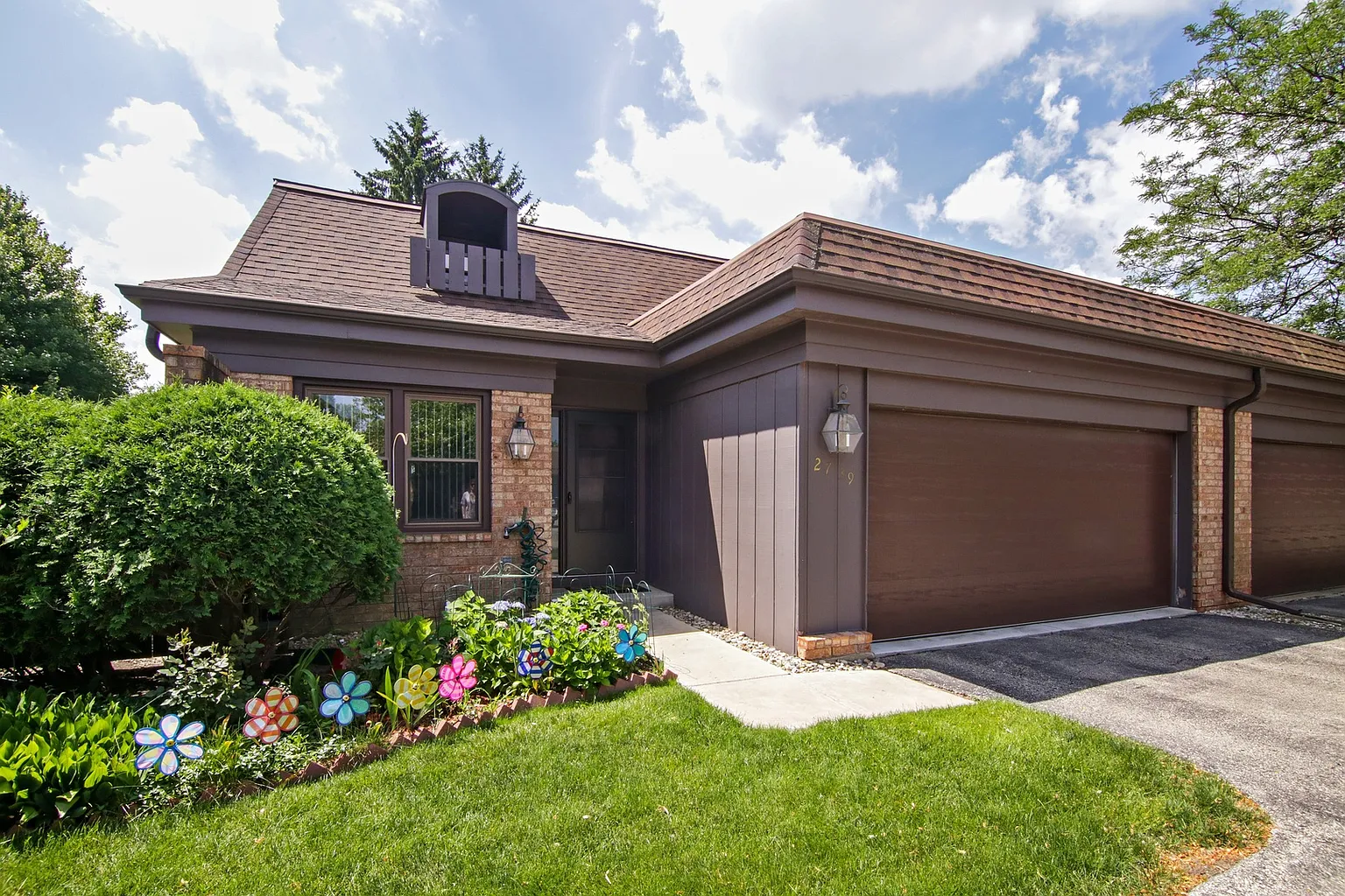 2739 Wilshire Ln photo 1