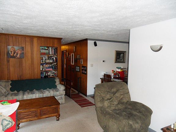 3rd image of 3809 Parkview Dr