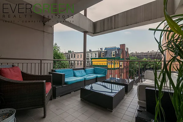 Rented by ERNY LLC | media 13