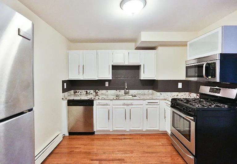 238 Everett St #2-E — Photo 4
