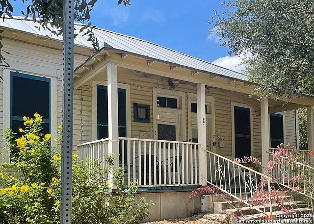 1st image of 801 Indianola St #2
