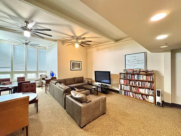 Park Place Apartments — Photo 8