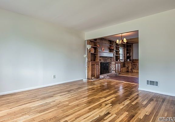 4th image of 377 Andrew Ave