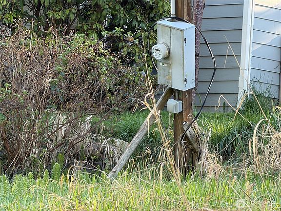 5th image of 10000 Steamboat Island Road NW