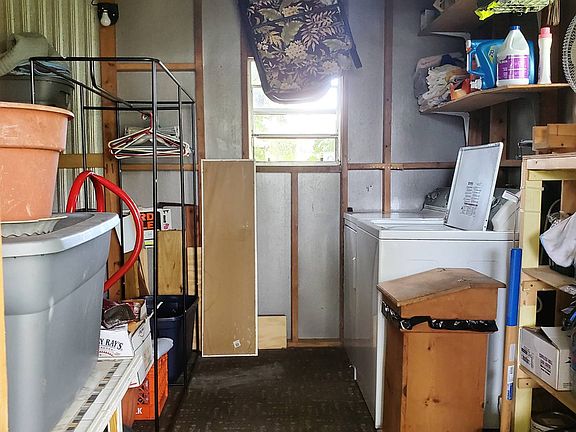 4th image of 4034 Colleen Ln