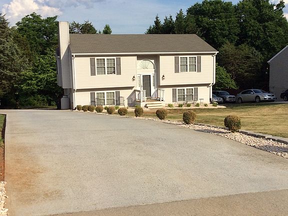2nd image of 213 Lookout Dr