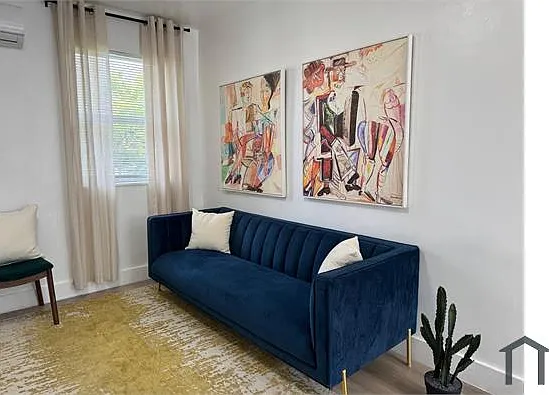 2 bed, 700 sqft, $2,250 — Photo 3