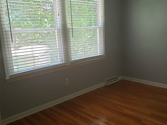 4th image of 5161 Candlewood Dr
