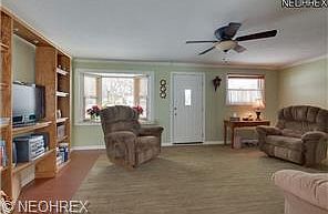 4th image of 5995 Thunderbird Dr
