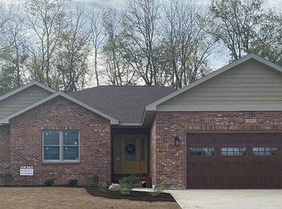 2737 Bridlewood Dr, Sidney, OH 45365