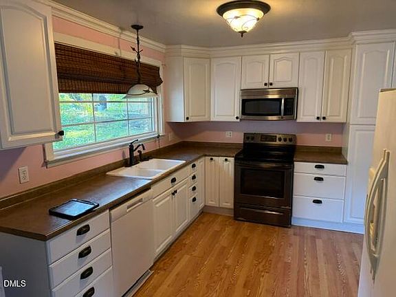 2nd image of 102 Gainey Dr