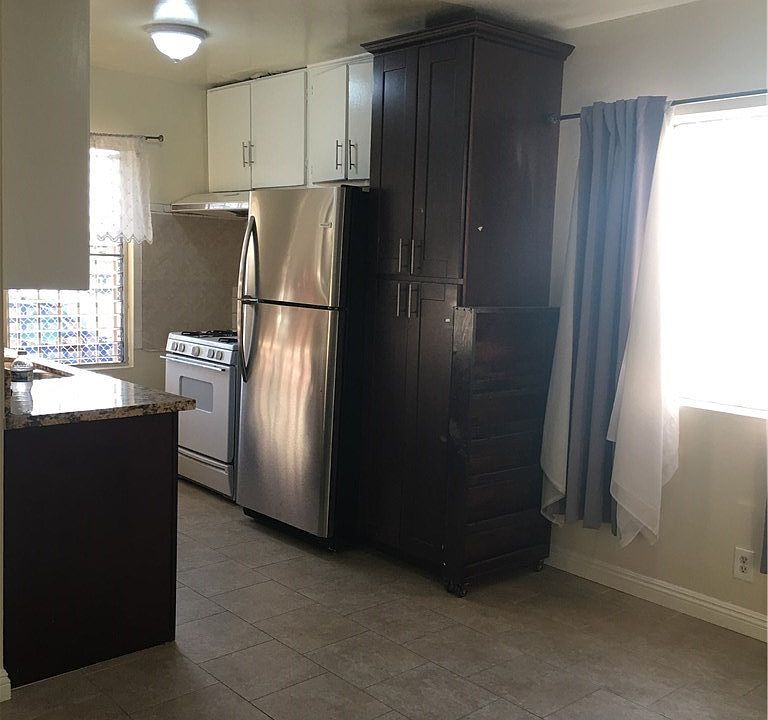 1st image of 415 N Lake St