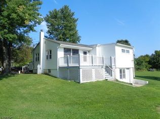 100 Pequest Rd, Oxford, NJ 07863