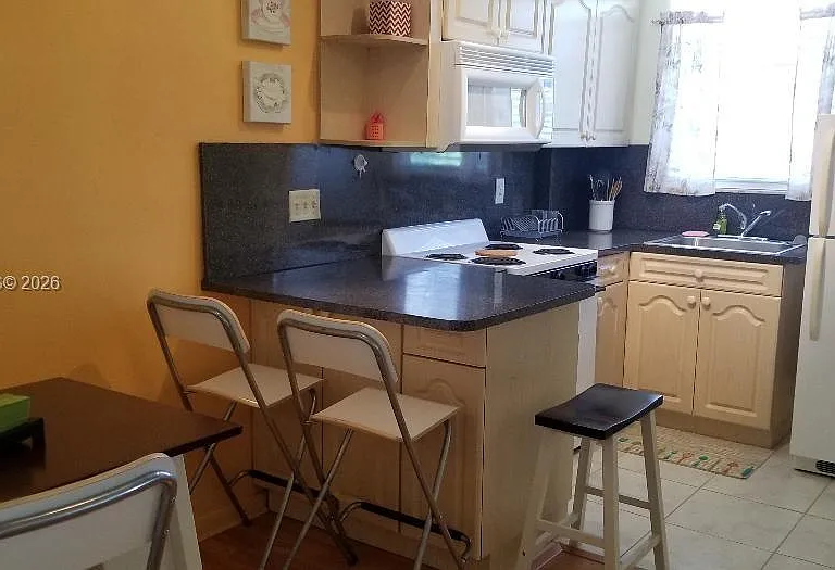 1801 S Treasure Dr #302 — Photo 9