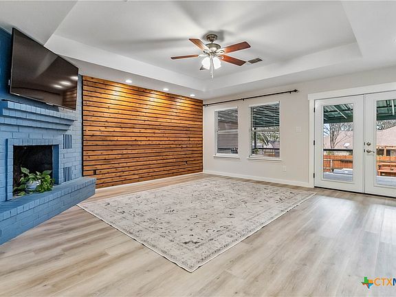 5th image of 950 Queens Dr
