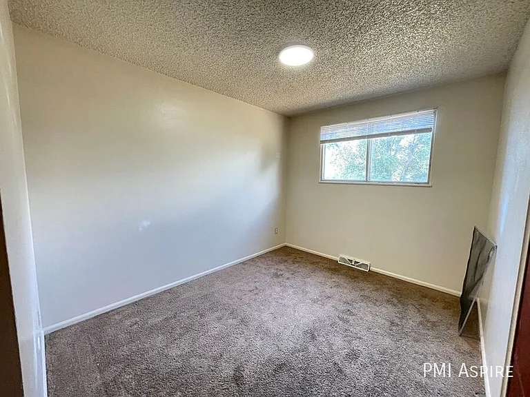 19 Reed Pl — Photo 9