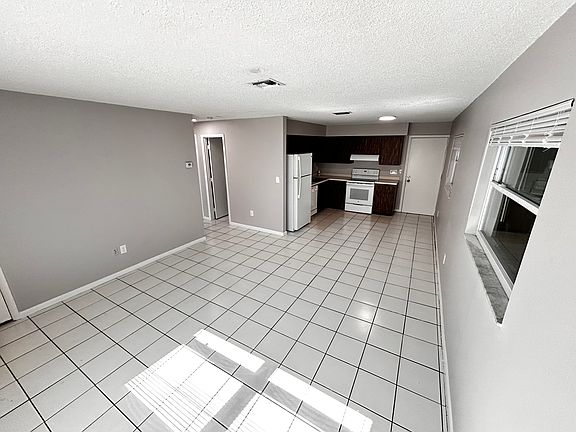 4th image of 18262 Louise Dr