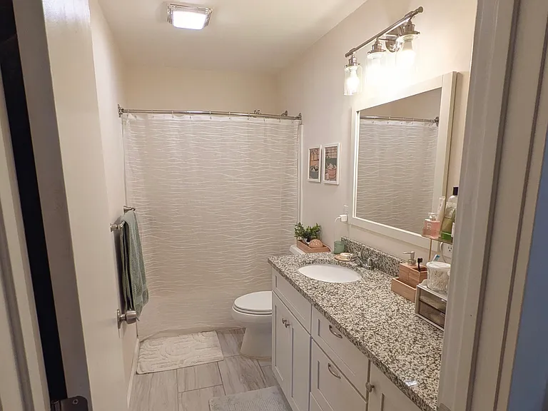 Main bathroom