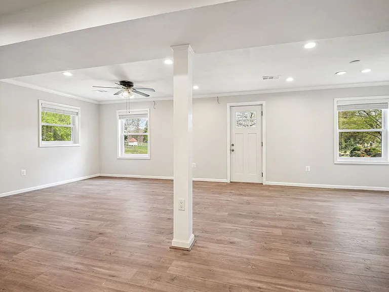 1204 Gladstone Dr — Photo 20