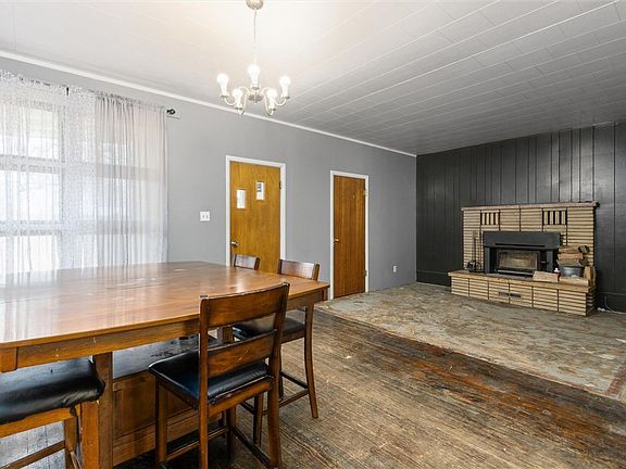 5th image of 420 3rd St W