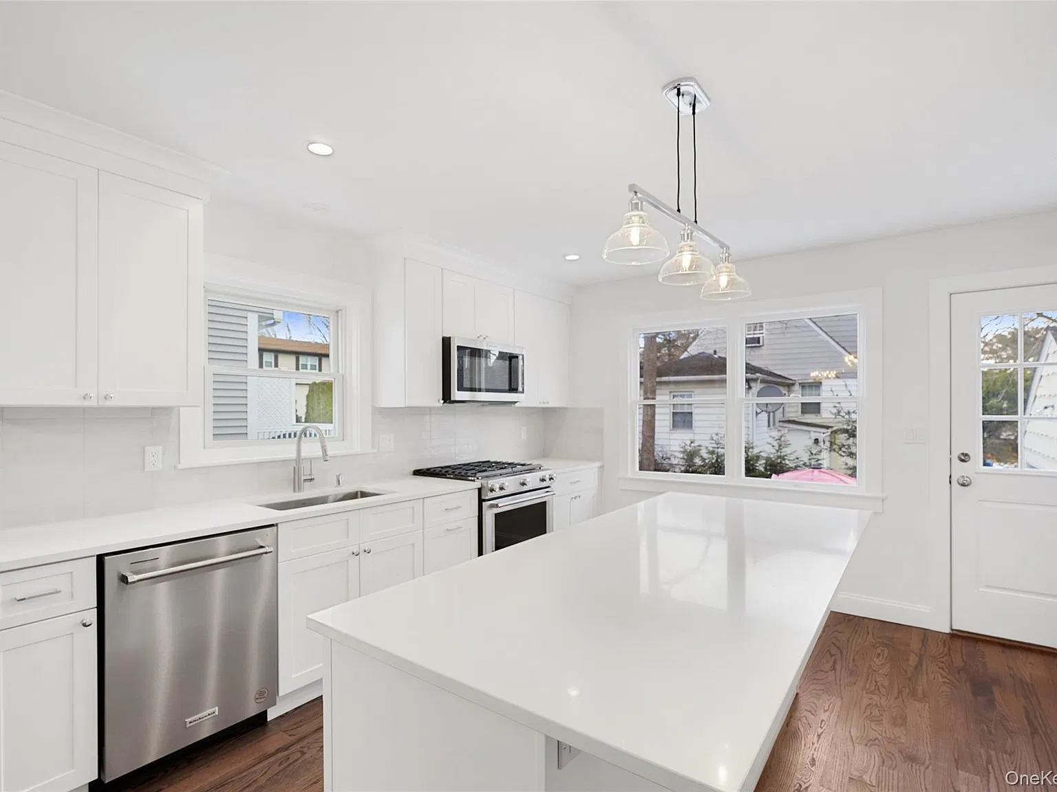 3 bed, 2.5 bath, 1400 sqft, $6,000 — Photo 4
