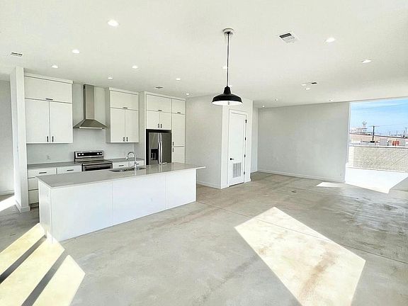 3rd image of 2335 Spencer Ct #13