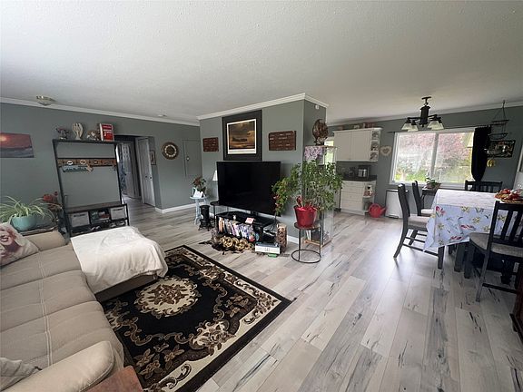 2nd image of 2225 Merritt Ave