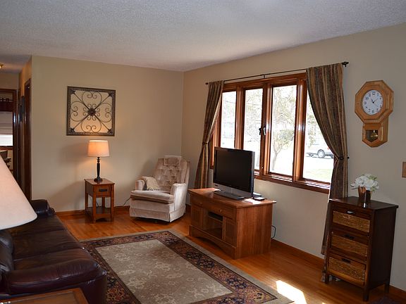 4th image of 2024 96th Ave N