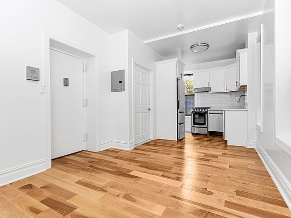 3rd image of 322 W 11th St APT 3