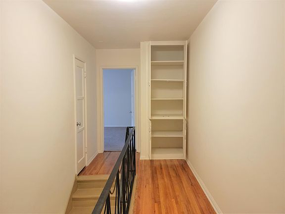 4th image of 8575 Holloway Dr #2