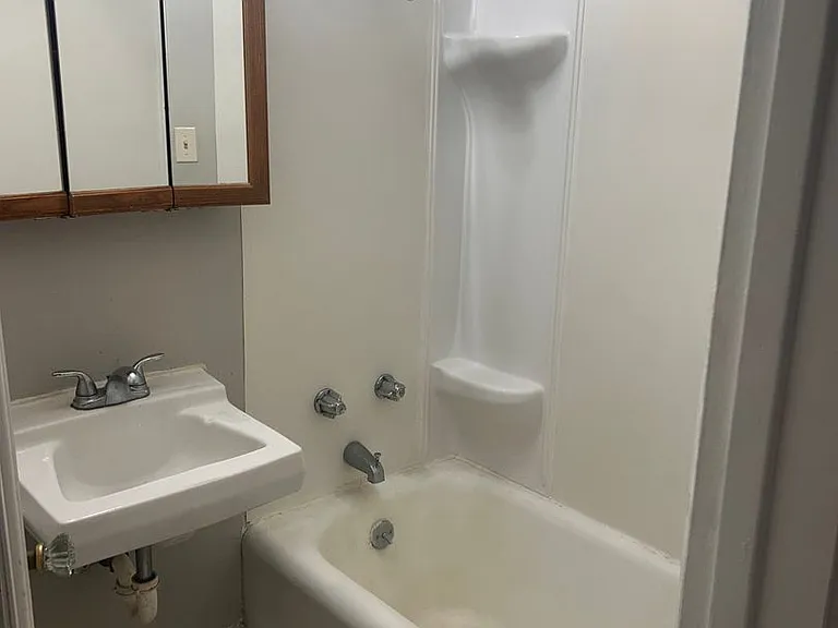 1521 N Franklin Pl — Photo 9