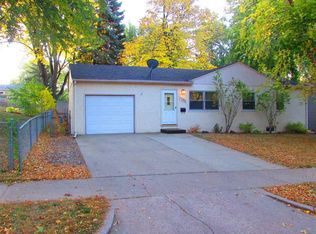 1504 S Point Dr, Sioux Falls, SD 57103