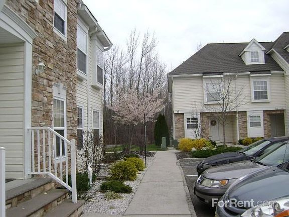 2nd image of 306 Royal Ct