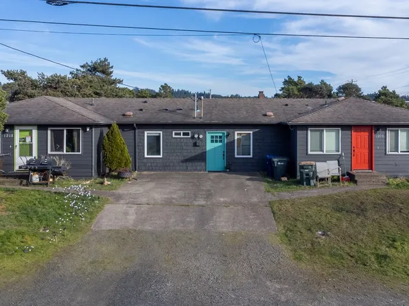 1218 NW Lake St, Newport, OR 97365