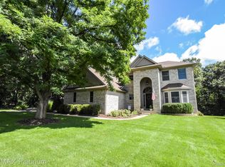 11565 Locust Ln, Whitmore Lake, MI 48189