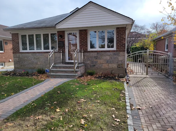 26208 80th Ave, Glen Oaks, NY 11004