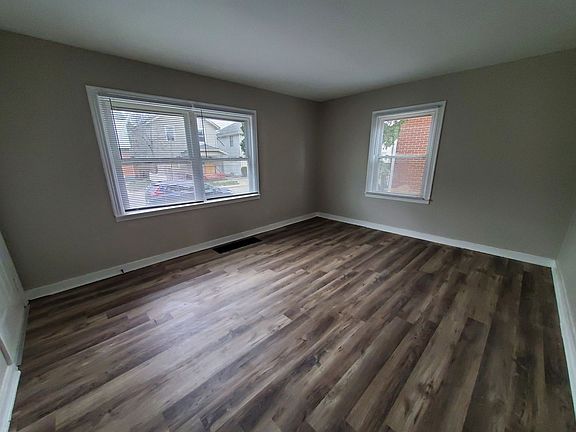 3rd image of 56 E Parkwood Dr #466659279