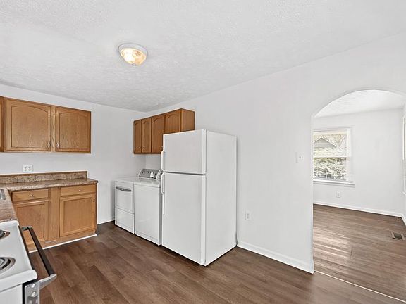 5th image of 1901 Bernhurst Dr