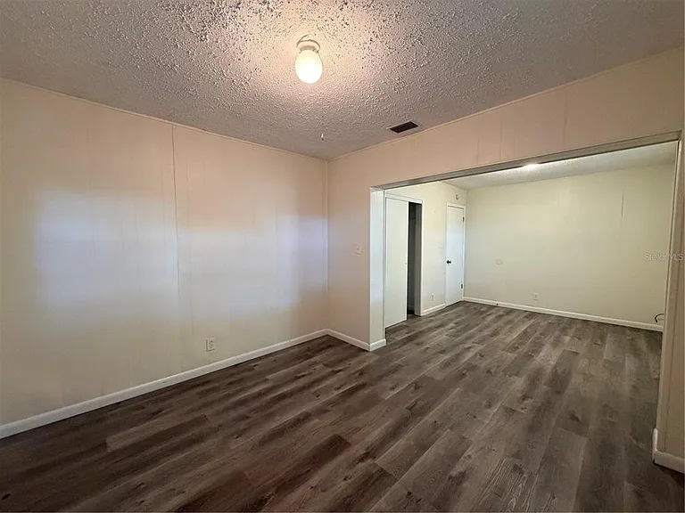 1740 W Walnut St — Photo 24