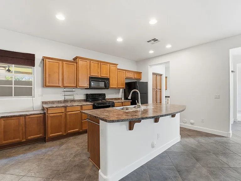 15391 W Dreyfus St — Photo 25