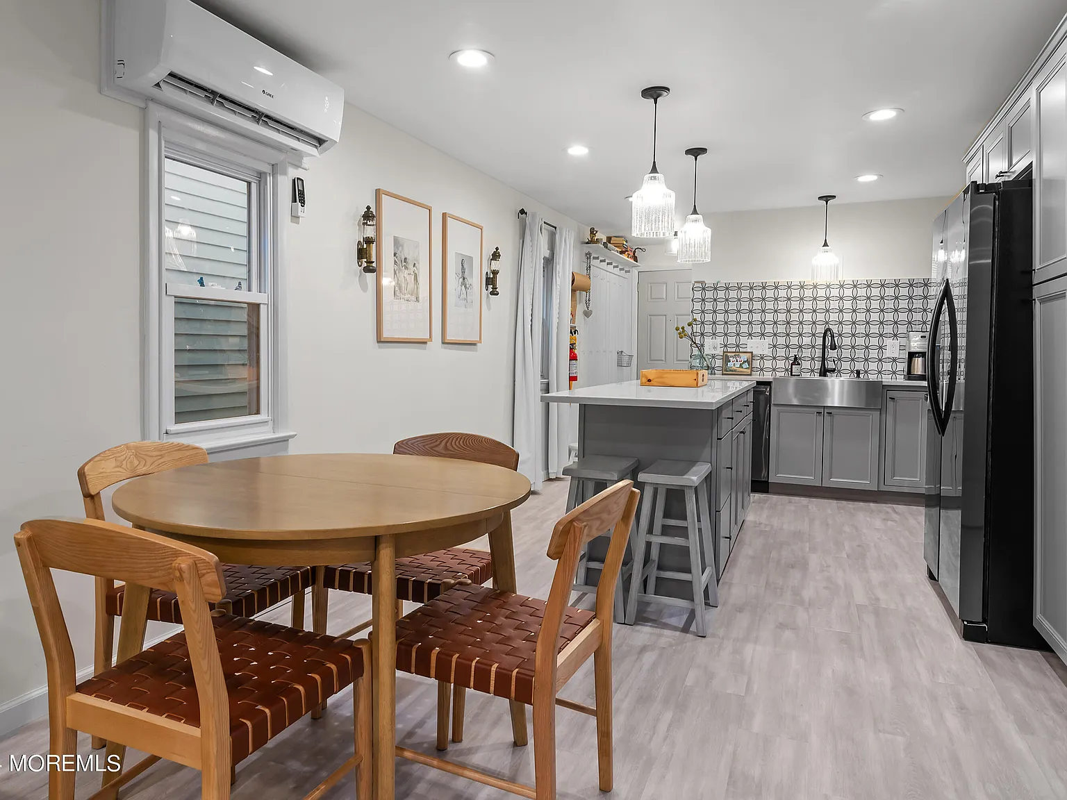 2 bed, 960 sqft, $2,300 — Photo 4