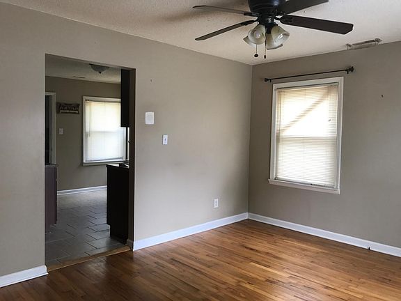 4th image of 609 E Harwood Ave